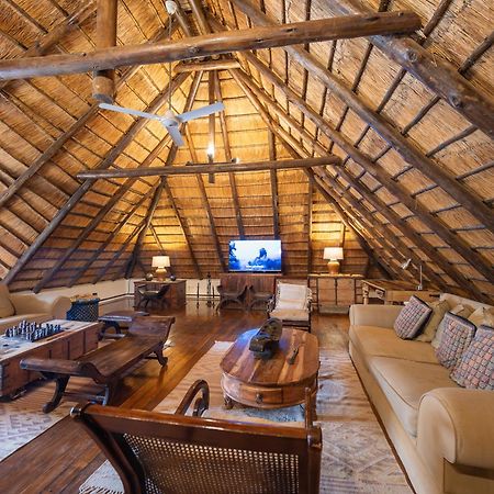 Nyati Safari Lodge โฮดสปรูท ภายนอก รูปภาพ
