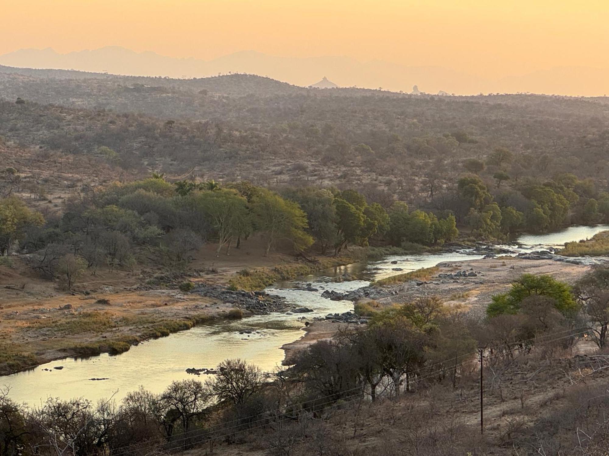 Nyati Safari Lodge โฮดสปรูท ภายนอก รูปภาพ
