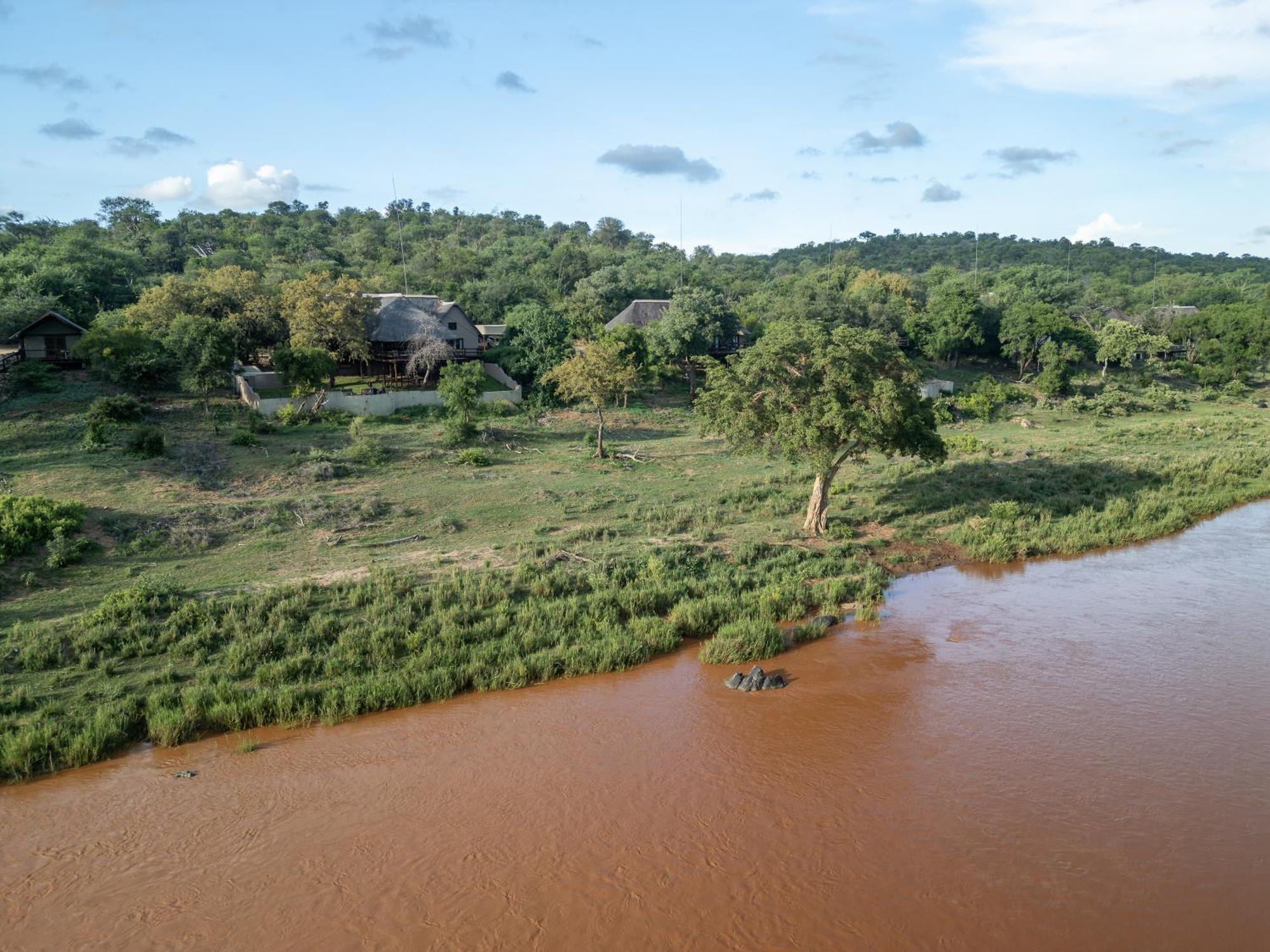 Nyati Safari Lodge โฮดสปรูท ภายนอก รูปภาพ