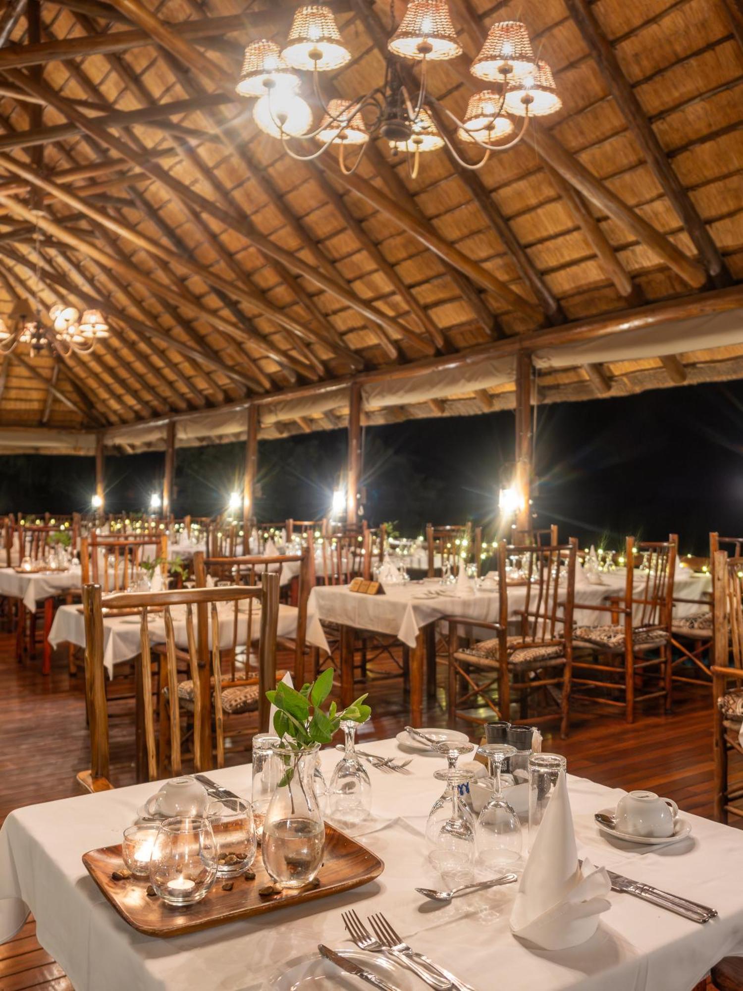 Nyati Safari Lodge โฮดสปรูท ภายนอก รูปภาพ