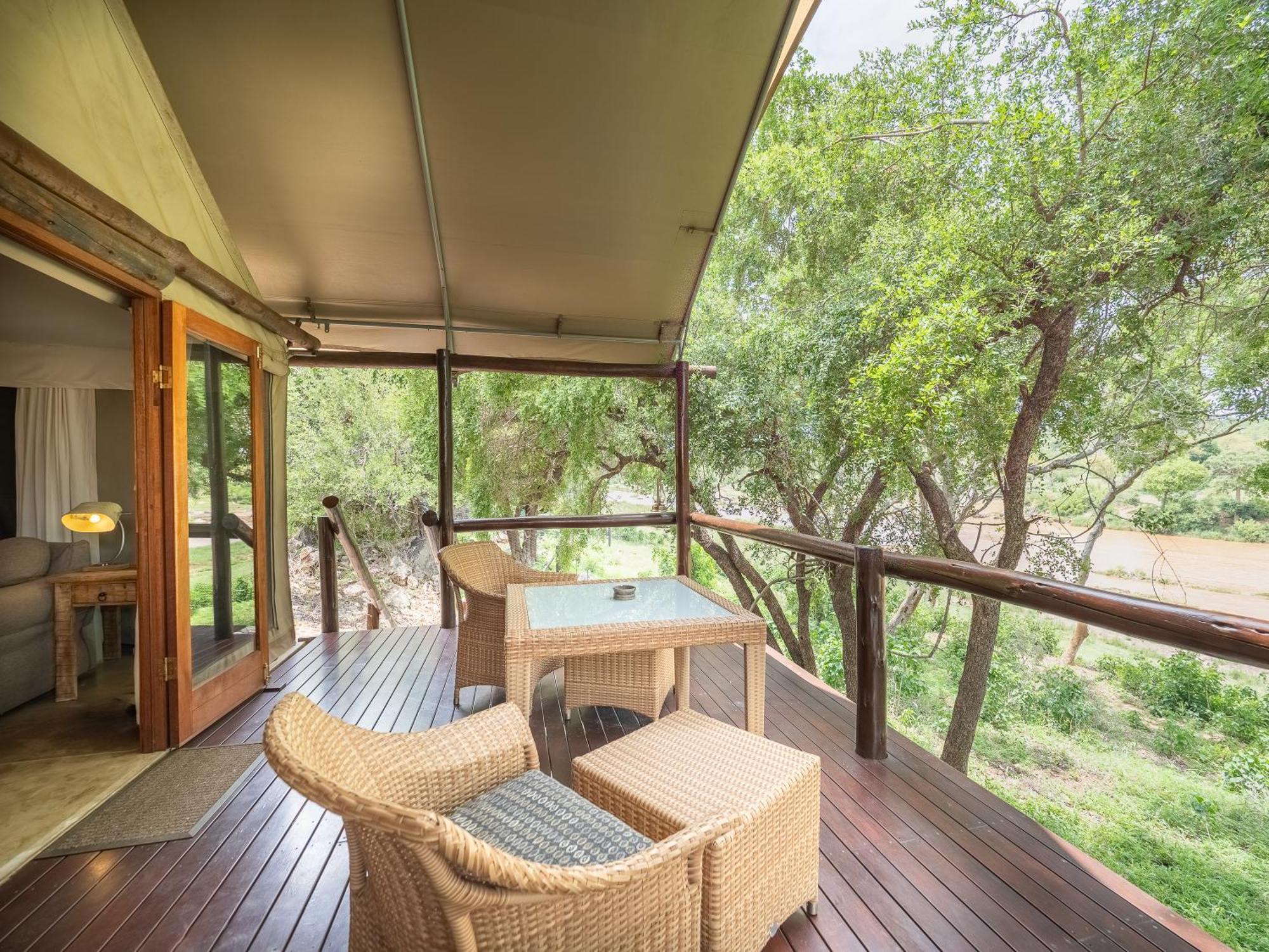 Nyati Safari Lodge โฮดสปรูท ภายนอก รูปภาพ